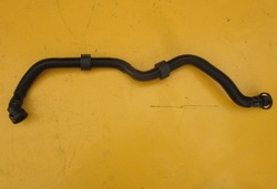 Audi q5 8r 3.2 fsi трубка шланг повітря вентиляція картера фото №1