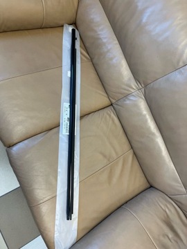 Планка скла лівий перед toyota c-hr 75720-10100 фото №1