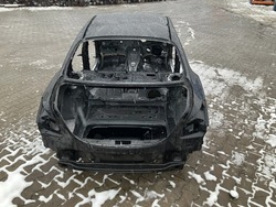 Pas задній ванна чверть mercedes c клас w205 лак 197 фото №1