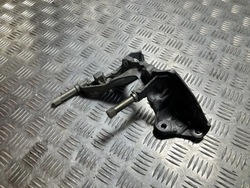 Лапи двигателя mercedes c класс w205 1.6 cdi 626951 фото №1