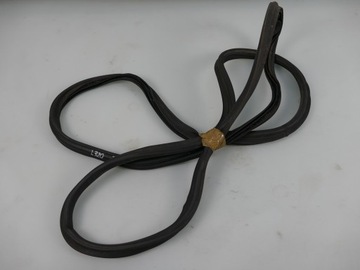 Range rover sport l320 прокладка кришки багажника фото №1