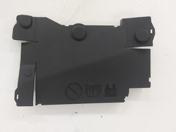 Захист кришка корпус коробка запобіжників 31337533 volvo v40 ii фото №1