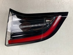 Лампа права задня w кришка багажника tesla 3 y нова 1502089-00-c фото №1