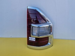 Mitsubishi pajero 3 iii права лампа зад задня фото №1