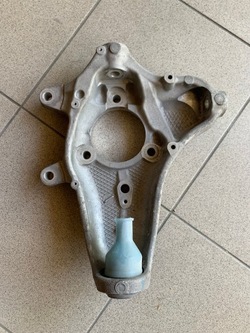 Chevrolet corvette c7 поворотна опора лівий зад 23113206 фото №1