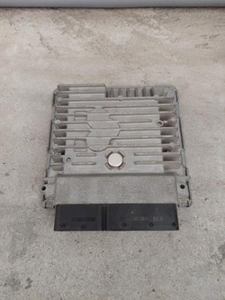 Vw new beetle 5c 1.6tdi комп'ютер двигуна 03l906023kb фото №1