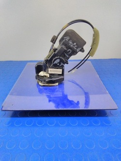 Mazda 2 замок дверь задний зад правые de9072f фото №1