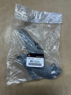 Mitsubishi outlander петля капота лівий mn175241 фото №1