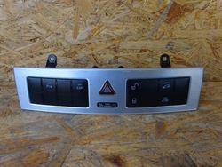 Mercedes cl203 clc панель перемикачів esp off a2038700151 фото №1