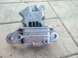 Лапи подушка коробки коробки передач ford focus mk4 1.0 ecoboost фото №1