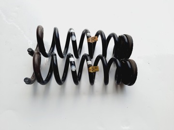 Kia stinger 3.3 v6 t-gdi 4wd пружина підвішування задня зад 55330-j5200 фото №1