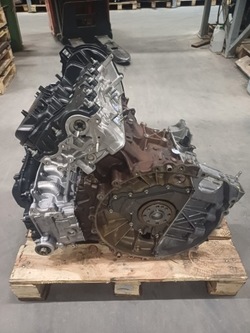 Двигатель land rover range rover sport 3.0 tdv6 306dt фото №1