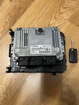 Citroen компьютер оригинальный номер 9664843780 0281013872 фото №1