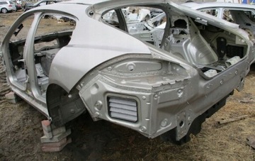 Porsche panamera зад чверть крило права ліва фото №1