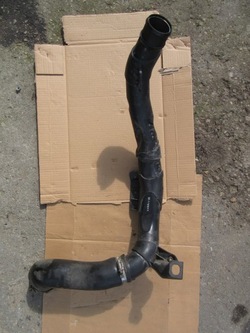 Vw audi skoda passat труба интеркулер 5n0145840f фото №1