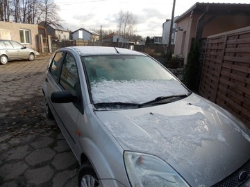 Скло лобове передня ford fiesta 02-08 оригінал фото №1