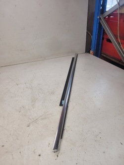 Планка хром двері audi a4 b8 pp 8k0853284j фото №1