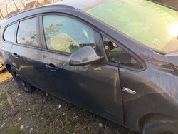 Дверь правые передние opel astra j combi z190 фото №1