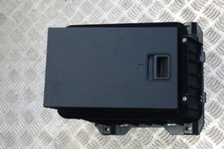 Audi a8 s8 4h d4 бардачок задней сиденья лыжи фото №1