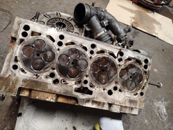 Головка толкатели 2.0 tdi audi a6 c6 03g103373 фото №1