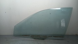 Стекло левая перед mazda 626 фото №1