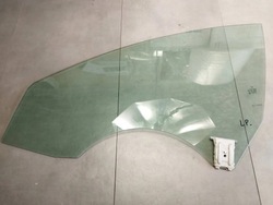 Mercedes-benz cls c218 стекло левая перед 2015 фото №1