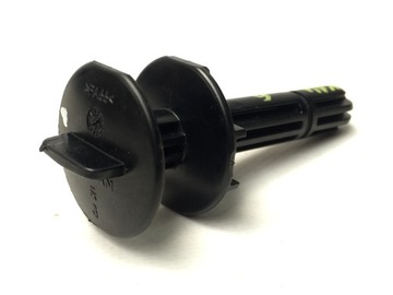 Micra k14 штифт кріплення радіатор фото №1