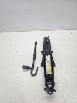 Домкрат подъемник лебёдка audi a3 8v a1 8v0011031a фото №1