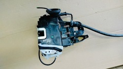 Kia venga замок двері лівий 81310-1p000 правий 81320-1p020 перед переднє фото №1