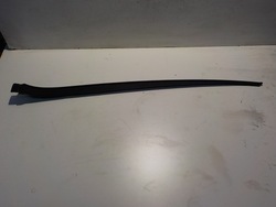 Golf v plus планка скла лобовий права 5m0854328b фото №1