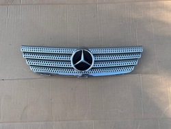 Mercedes клас c w203 купе рестайлінг решітка радіатора решітка радіатор оригінал фото №1