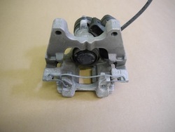 Audi q3 83a суппорт тормозной зад 3q0615406cr фото №1