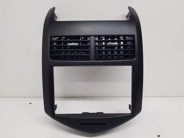 Chevrolet aveo t300 панель рамка радіо 2011- фото №1