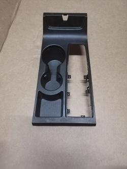 Tucson ii захист тунелю бардачок чашки 84651-d7000 фото №1