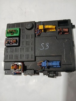 Коробка модуль bsi citroen berlingo peugeot partner 9642409880 фото №1