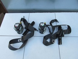 Pas безпеки перед праві focus mk3 фото №1