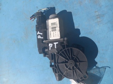 Двигунчик правий зад kia ceed i 08r фото №1