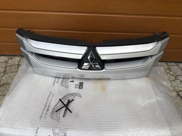 Решітка радіатора решітка бампера mitsubishi l200 фото №1