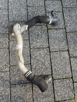 Шланг води audi a6 c8 фото №1