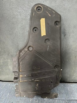 Плита захист шасі renault captur ii 748a25334r фото №1