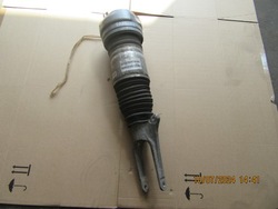 Porsche panamera амортизатор лівий перед 97034305134 фото №1