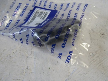 Volvo xc40 відбійник кришки правий 19-22r фото №1