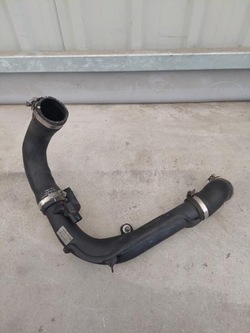 Vw new beetle 5c 1.6 tdi шланг трубка интеркулер 1k0145762hs фото №1