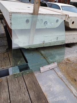 Bmw e36 скло двері лівий зад sedan фото №1