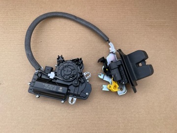 Замок доводчик кришки 3v5827887b 4m0827506d audi vw фото №1