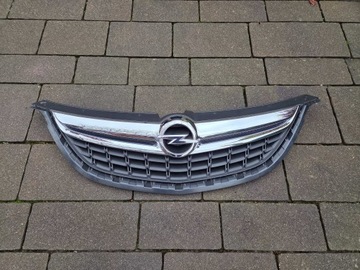 Opel zafira c tourer решётка передняя хром 13300698 12-2016 фото №1