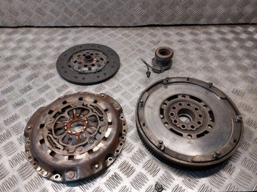 Колесо двухмассовый диск прижим opel vectra c 2.2 dti 1208067 24422062 фото №1