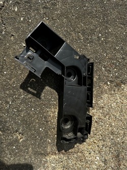 Ковзун бампера праві зад vw golf viii 5h6807394d фото №1