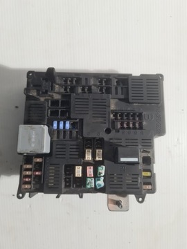 Volvo коробка запобіжників xc90 31398003 фото №1