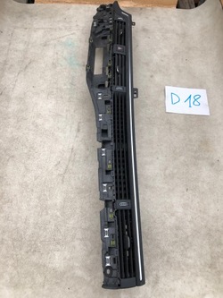 Решітка повітропровід audi оригінальний номер 8w1820902 фото №1